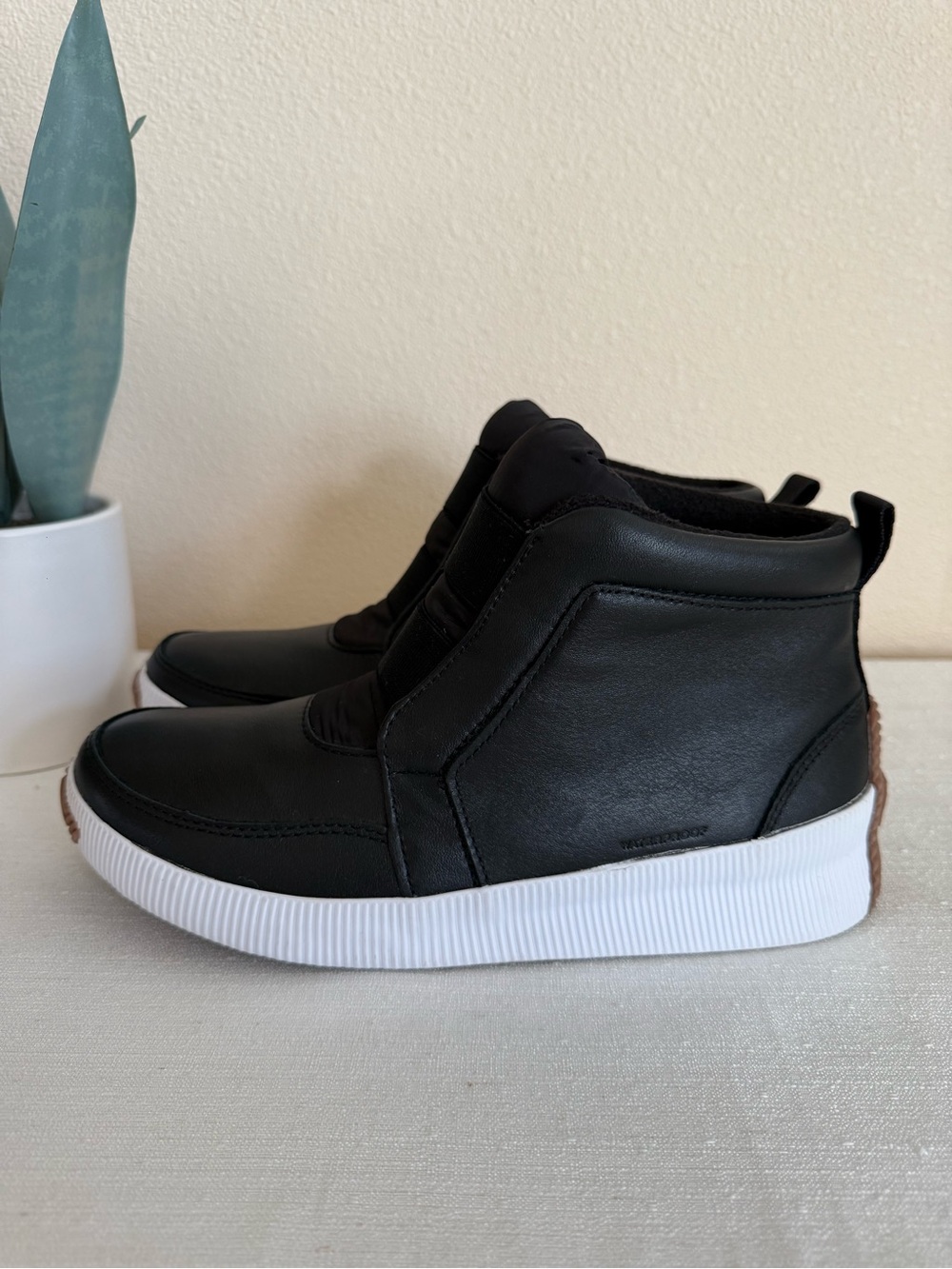 SOREL Black Leather High-Top Sneaker Boot with White Sole - Picture 4 of 11